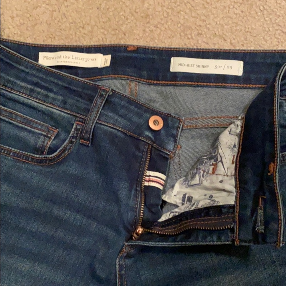 Pilcro mid-rise skinny jeans size 29.